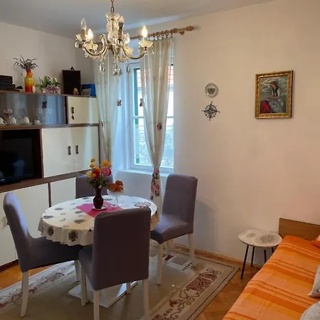 Apartman Soul In Center Split